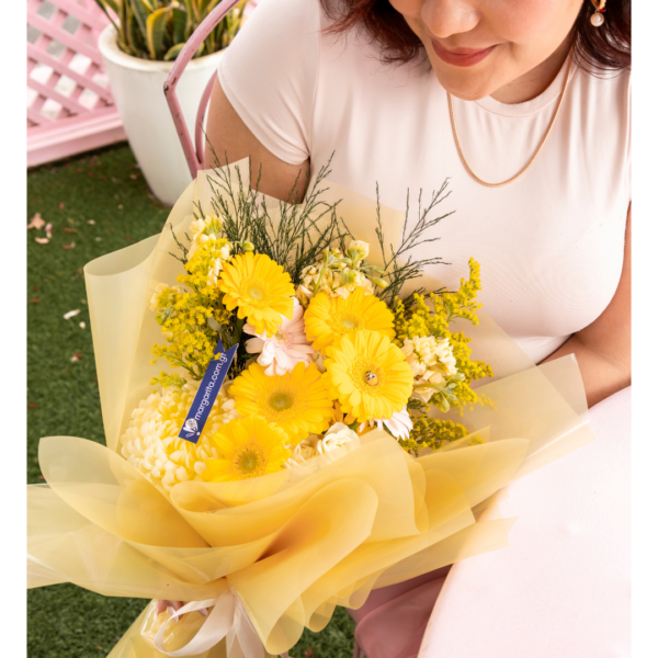 Ramo de 12 Gerberas Amarillas - Imagen 3
